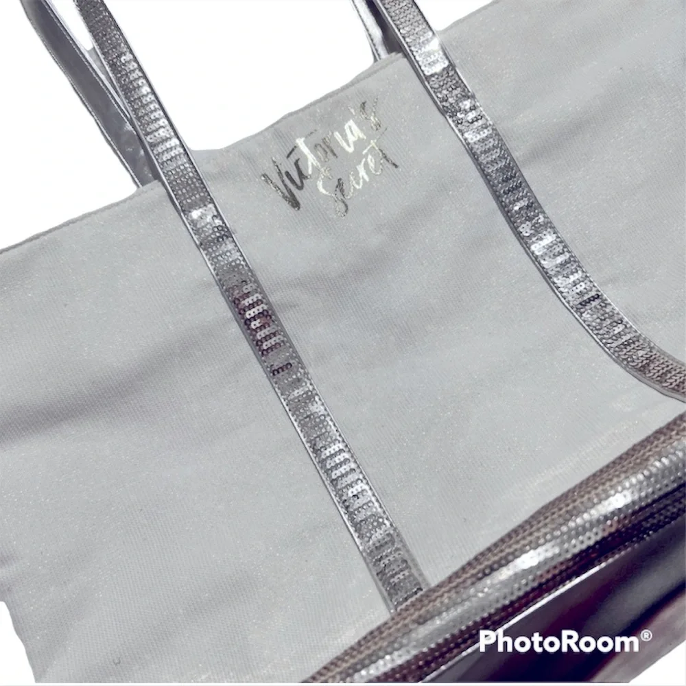 Victoria’s Secret Everyday Tote - Picture 2 of 4